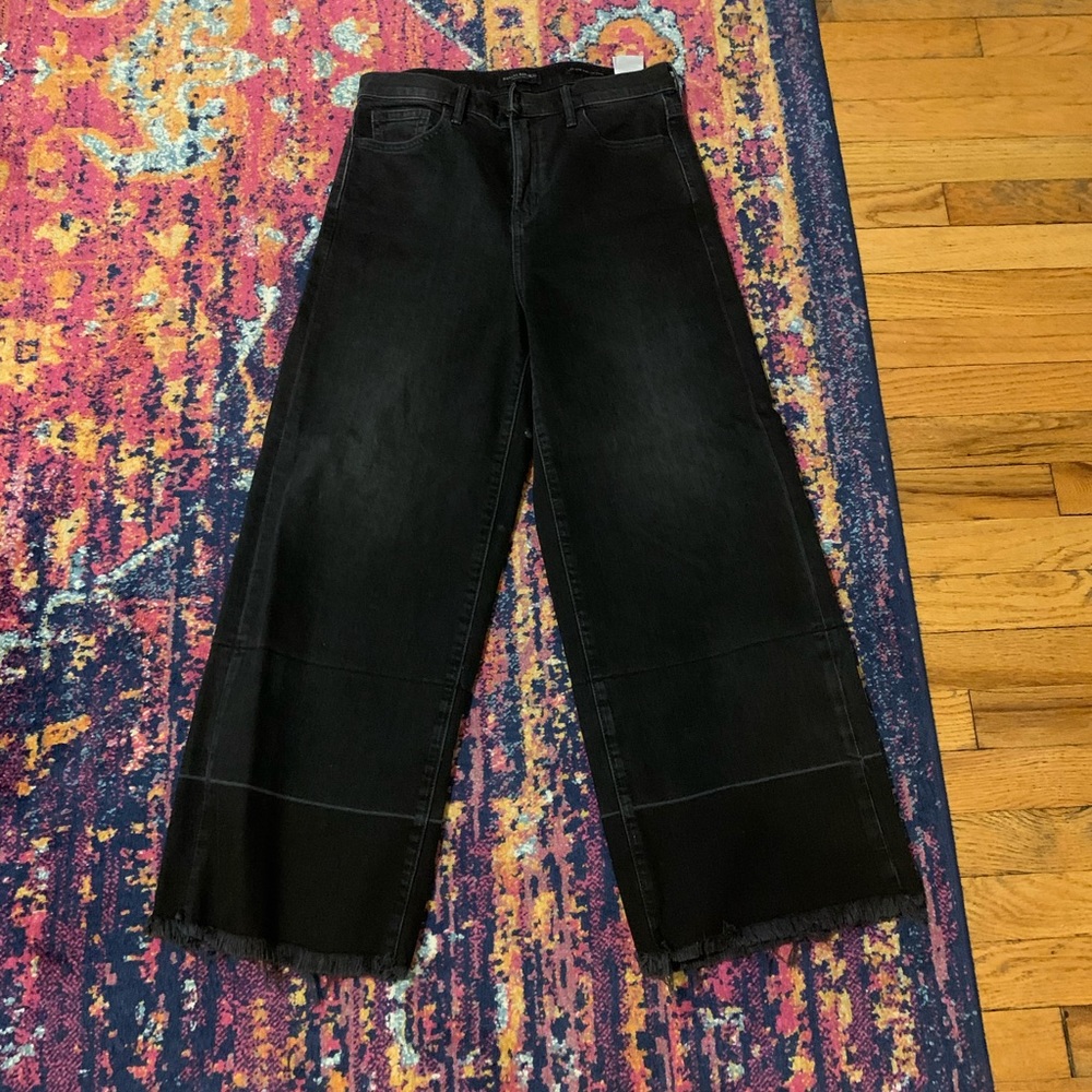 Brand: Banana Republic; Size: 28